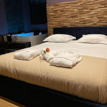 Le Cocon Des Granges - Suite Sauna Jaccuzi Spa Bonnieres-sur-Seine Dış mekan fotoğraf