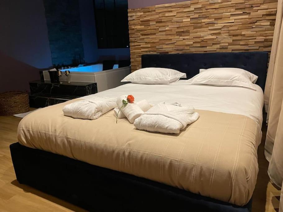 Le Cocon Des Granges - Suite Sauna Jaccuzi Spa Bonnieres-sur-Seine Dış mekan fotoğraf